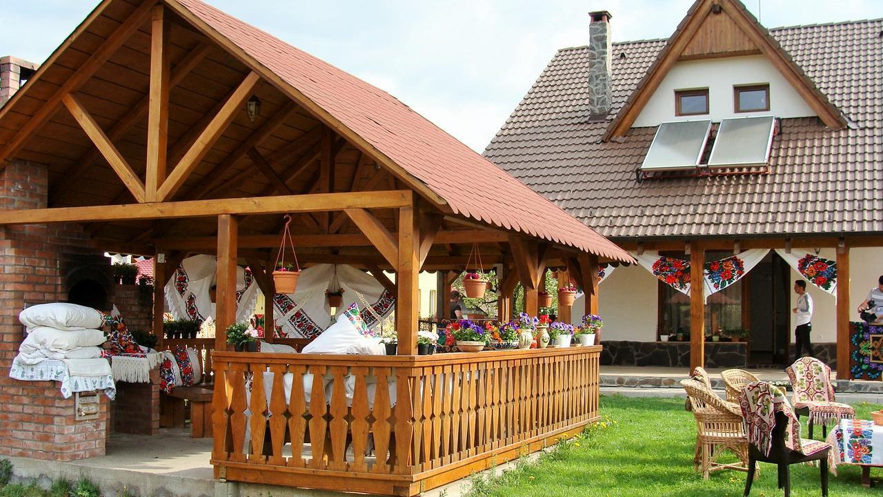 Pensiunea Rares Bistrita Bargaului Luaran gambar
