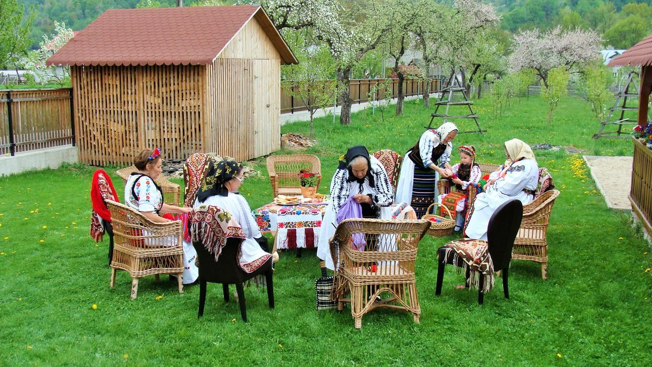 Pensiunea Rares Bistrita Bargaului Luaran gambar